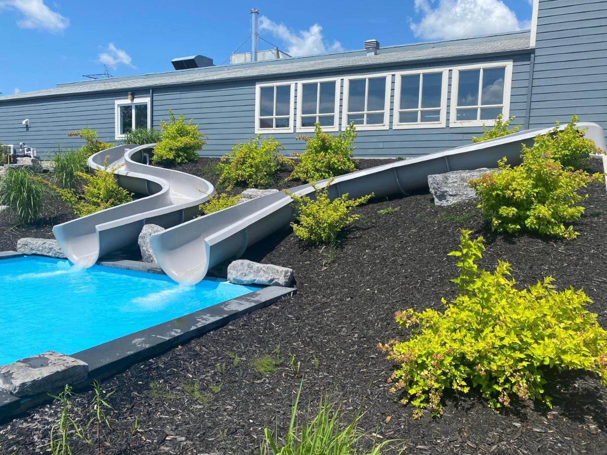 Condo Avec Parc Aquatique ! Beaupre Luaran gambar