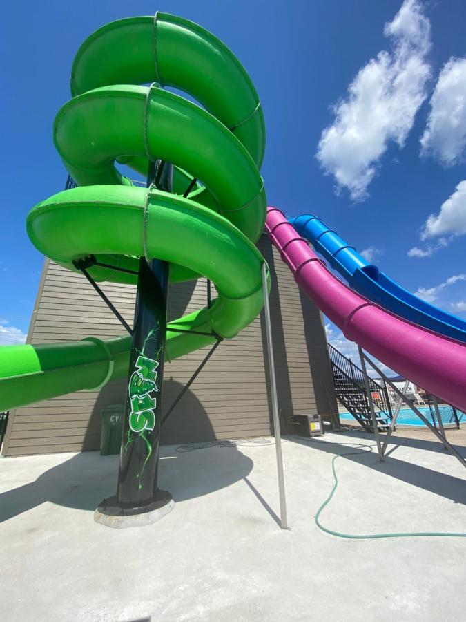 Condo Avec Parc Aquatique ! Beaupre Luaran gambar